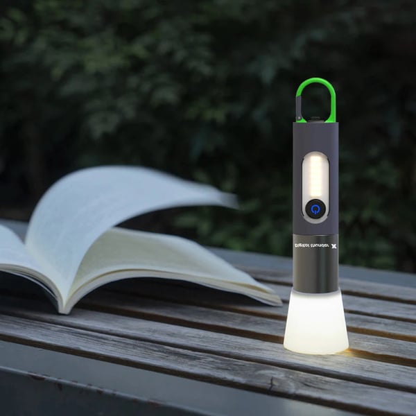 Zoomable Outdoors Flashlight